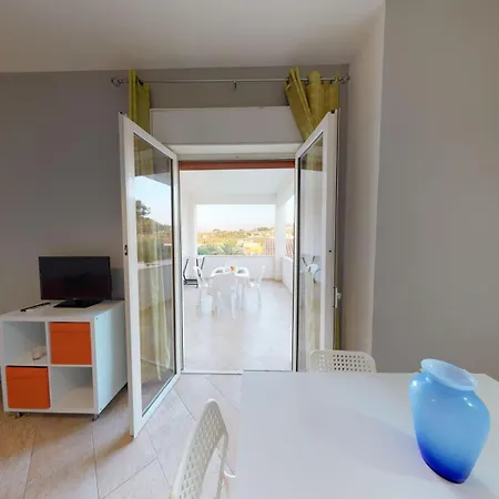 Apartment Grosse In Mit Grill Und Garten Balestrate